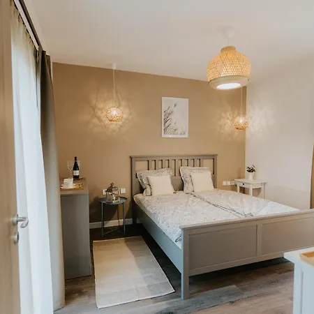 Gyopar - Gyoparosfuerdo Bed and Breakfast