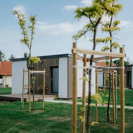 Bed and Breakfast Gyopar - Gyoparosfuerdo Orosháza