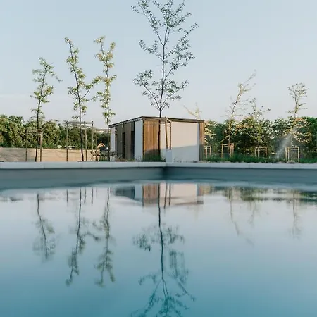 Gyopar - Gyoparosfuerdo Bed and Breakfast Orosháza