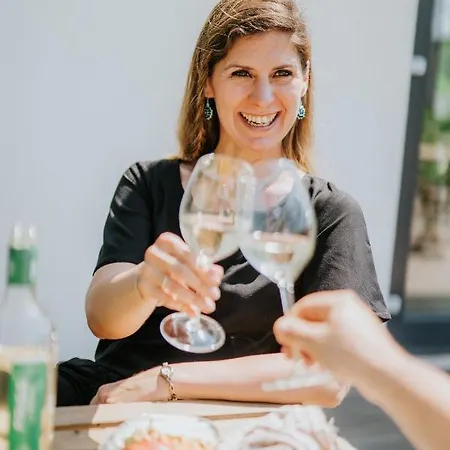 Gyopar - Gyoparosfuerdo Bed and Breakfast