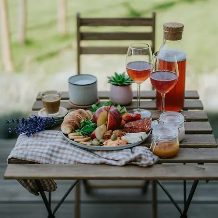 Bed and Breakfast Gyopar - Gyoparosfuerdo Orosháza