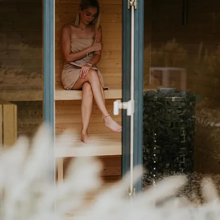 Gyopar - Gyoparosfuerdo Bed and Breakfast Orosháza