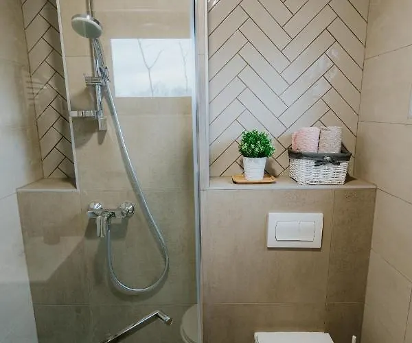 Bed and breakfast Gyopár - Gyopárosfürdő 4*